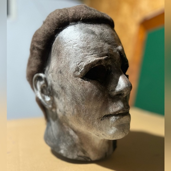 Michael Myers Halloween Mask Custom - Picture 6 of 7
